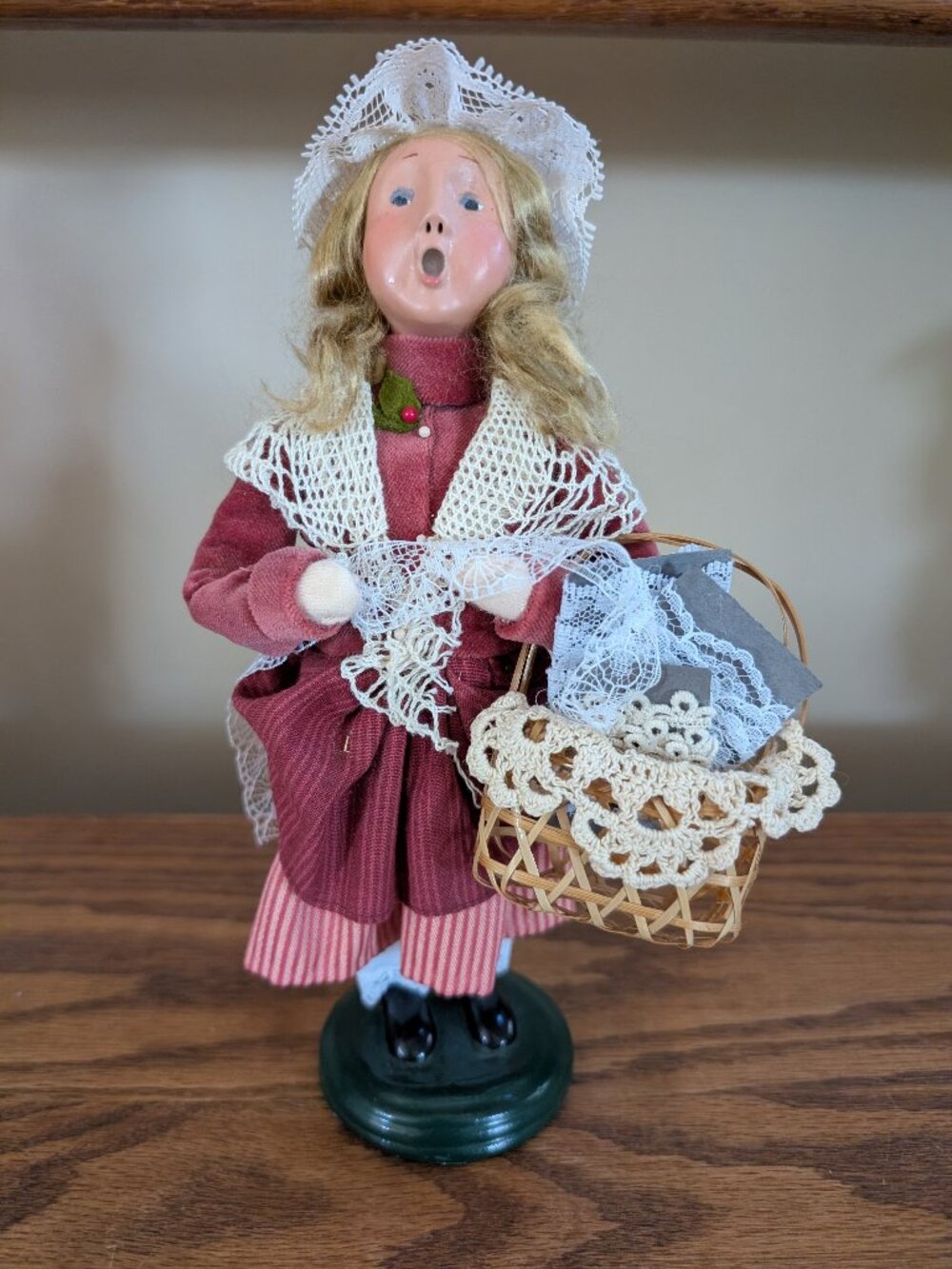 Byers' Choice Caroler - Cries of London Series - 2007 Girl Selling Lace